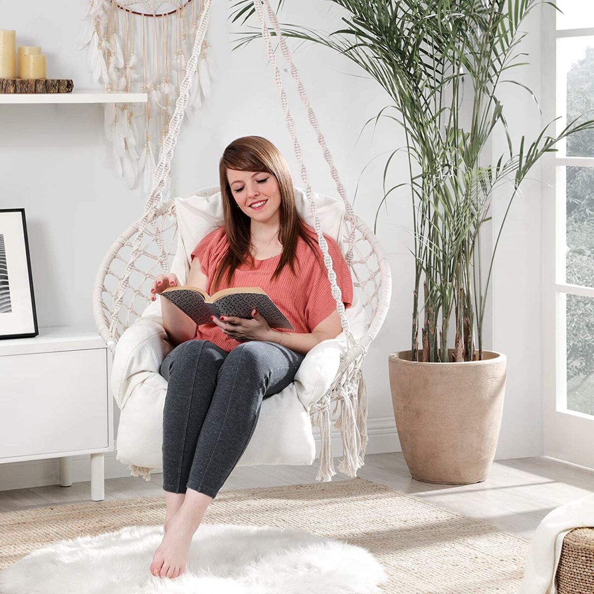 Indoor swinging reading chair