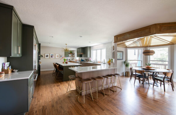 large island for seating